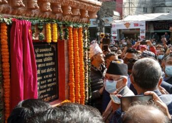 दमकमा निर्मित गोल्डेनगेट एमाले अध्यक्ष ओलीद्धारा उद्घाटन