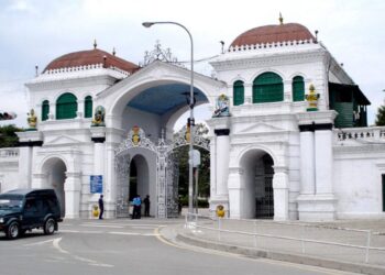 सिंहदरबारको सय भन्दा बढी कर्मचारीमा कोरोना संक्रमण पुष्टि