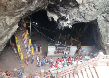 हलेसीबाट तीन वर्षमा दुई करोड भेटी