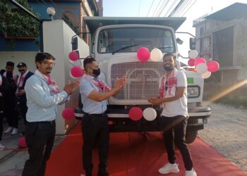 दमकमा टाटा मोटर्सद्धारा उत्पादित एसके १६१६ बिएस फोर टिफर सार्वजनिक