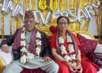 विवाह वर्षगाँठमा पत्रकार उपचार कोषलाई एक लाख एक हजार सहयोग घोषणा