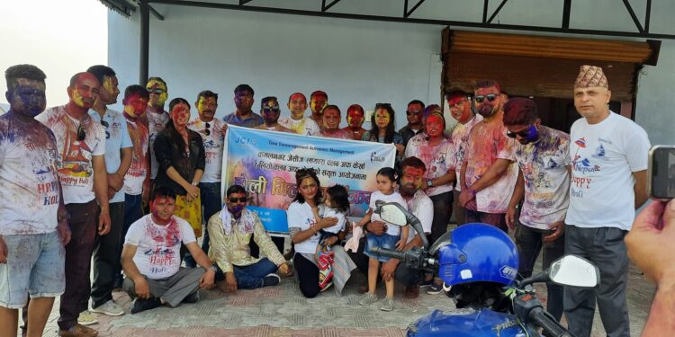 कमलनगर जेसिज, लायन्स र लियो क्लब अफ केर्खाको संयुक्त आयोजनामा बाँसबारीमा होली विशेष कार्यक्रम सम्पन्न (फोटो फिचर सहित)