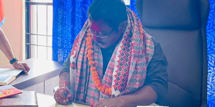 नव निर्वाचित राईद्वारा कमल गाउँपालिकाको अध्यक्षको पदभार ग्रहण
