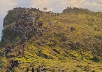 सूर्योदयको आनन्द लिन मानुङकोट जाने कि ?