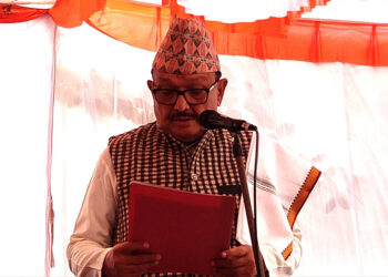 ज्येष्ठ सदस्य न्यौपानेलाई शपथ