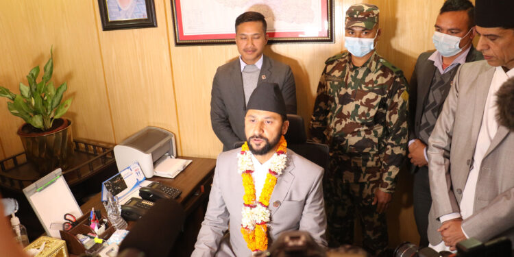 दबाब र प्रभावमा नपरी शान्ति सुव्यवस्था कायम गर्छु : उपप्रधान तथा गृहमन्त्री लामिछाने