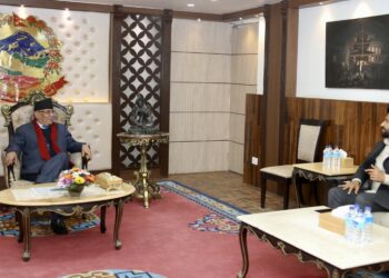 प्रधानमन्त्री दाहाल र गृहमन्त्री लामिछानेबीच भेटवार्ता