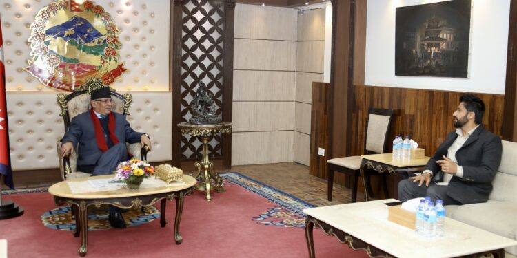 प्रधानमन्त्री दाहाल र गृहमन्त्री लामिछानेबीच भेटवार्ता