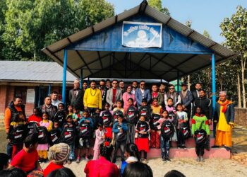 कमलनगर जेसिजद्धारा विद्यार्थीहरुलाई भाग्य बोक्ने झोला तथा शैक्षिक सामाग्री वितरण