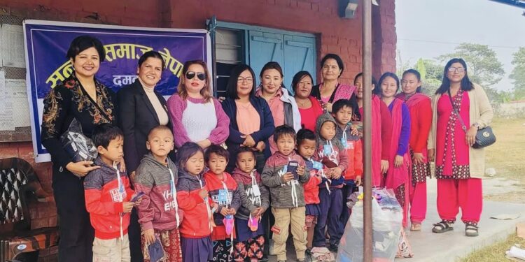 सुन्दर समाज नेपाल दमकद्धारा पञ्चकन्या प्रा.विका विद्यार्थीलाई न्यानो कपडा वितरण