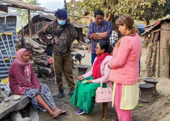 खुट्टा भाँचिएर लगाएको स्टिल निकाल्नै नसकेकी सपनालाई नगरपालिकाले सहयोग गर्ने