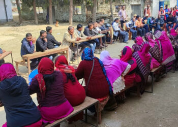 तलब नपाएपछि विद्यालय बन्द गरी शिक्षक आन्दोलनमा