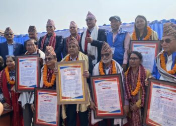 झापामा प्रेस चौतारीको स्थापना दिवसमा संस्थापक अध्यक्ष र अग्रज पत्रकारहरुलाई अभिनन्दन