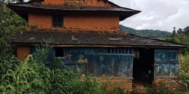 गाउँ रित्तिए, बजार भरिए