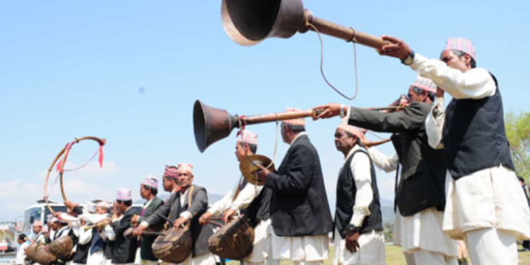 बज्न छाडे गाउँघरमा पञ्चेबाजा