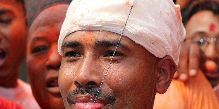 पहिलो पटक जिब्रो छेडी महाद्वीप बोकेर टोलटोल घुमे सुजन