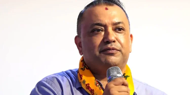 अयोग्य लडाकुलाई पैसा बाँड्ने निर्णय गलत : गगन थापा