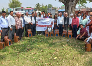 कमल गाउँपालिकाकी उपाध्यक्षबाट विद्यालयहरूलाई दान-पेटिका वितरण