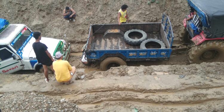 दमक रविको सडकको दुरावस्था