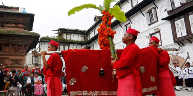 आज दसैँको सातौँ दिन : घरघरमा फूलपाती भित्र्याइँदै