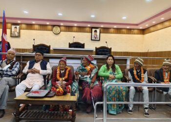 १०७ बर्षिय धनञ्जय घिमिरेलाई दमक नगरपालिकाले गर्यो ‘नगर पिता’ घोषणा