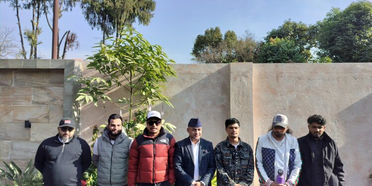 अमेरिका हँसाउने यात्रामा सहरका हास्यकलाकार