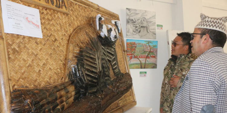 चित्रकला मार्फत काठमाडौँमा झल्कियो खोटाङ