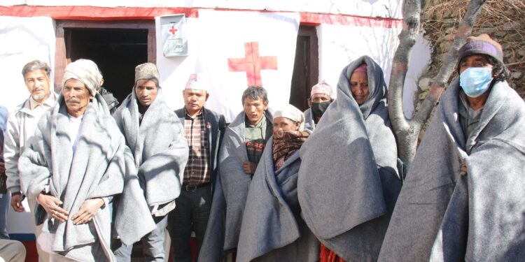 जाडो छल्न मुगुका नागरिकलाई कम्मल बितरण