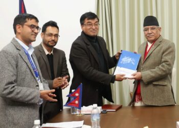 प्रधानमन्त्रीलाई ‘इलेक्ट्रोनिक ड्राइभिङ लाइसेन्स’ प्रणालीको प्राविधिक परीक्षणबारे जानकारी