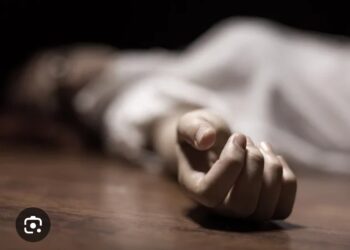 झापाको बाह्रदशिमा एक पुरुषले खुकुरी प्रहार गरि आफ्नै श्रीमतिको हत्या गरेका छ्न ।
