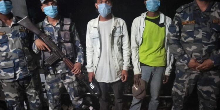 झापाबाट ब्राउन सुगर सहित दुईजना ब्यक्ती पकाउ परेका छ्न ।