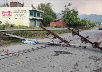 हावाहुरी सङ्गै चट्याङ्ग पर्दा उदयपुरमा करोडौको क्षती ।