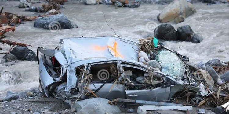 रतुवा खोलाले जिप बगायो २ जना मान्छेको सव फेला  ।