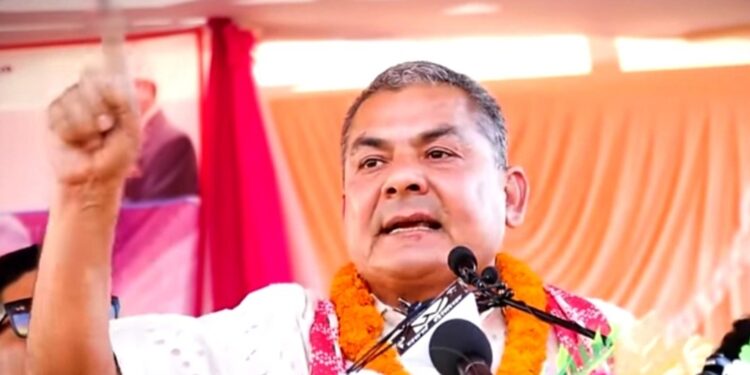 अदालत खुले लगत्तै आफ्नै निवासबाट मेडिकल ब्यबसायी दुर्गा प्रसाईं पक्राउ ।