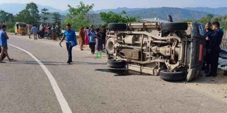 गाडी दुर्घटनामा दमक नगरपालिकाको कानुन अधिकृत बस्नेतको मृत्युु ।