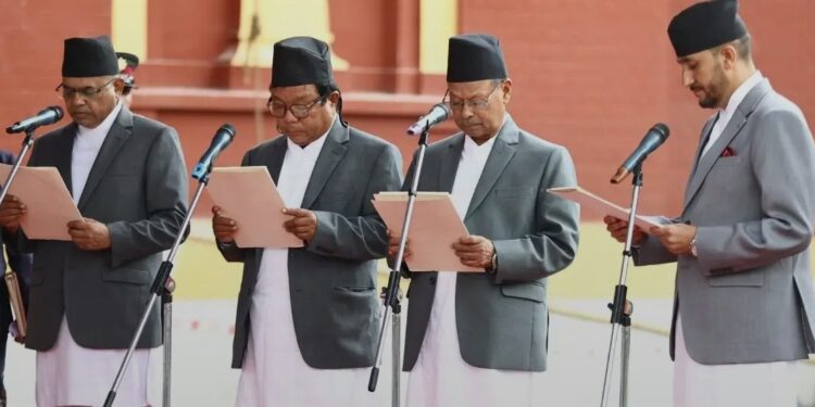 शुशिला कार्किको अन्तरिम सरकारमा ४ मन्त्रीहरुले सपथ लिए ।