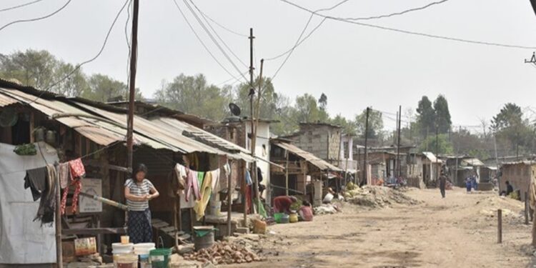 झापा भरी रहेका सुकुम्बासीहरूको अवश्थाको विवरण सॅकलन शुरु ।